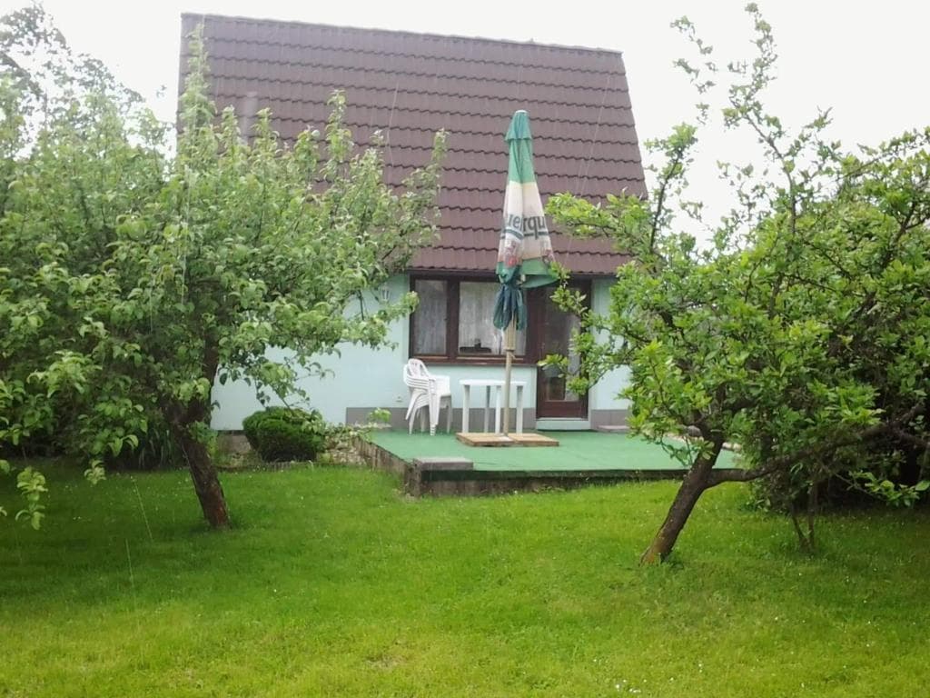 Malá chata u Prachovských skal — exteriér